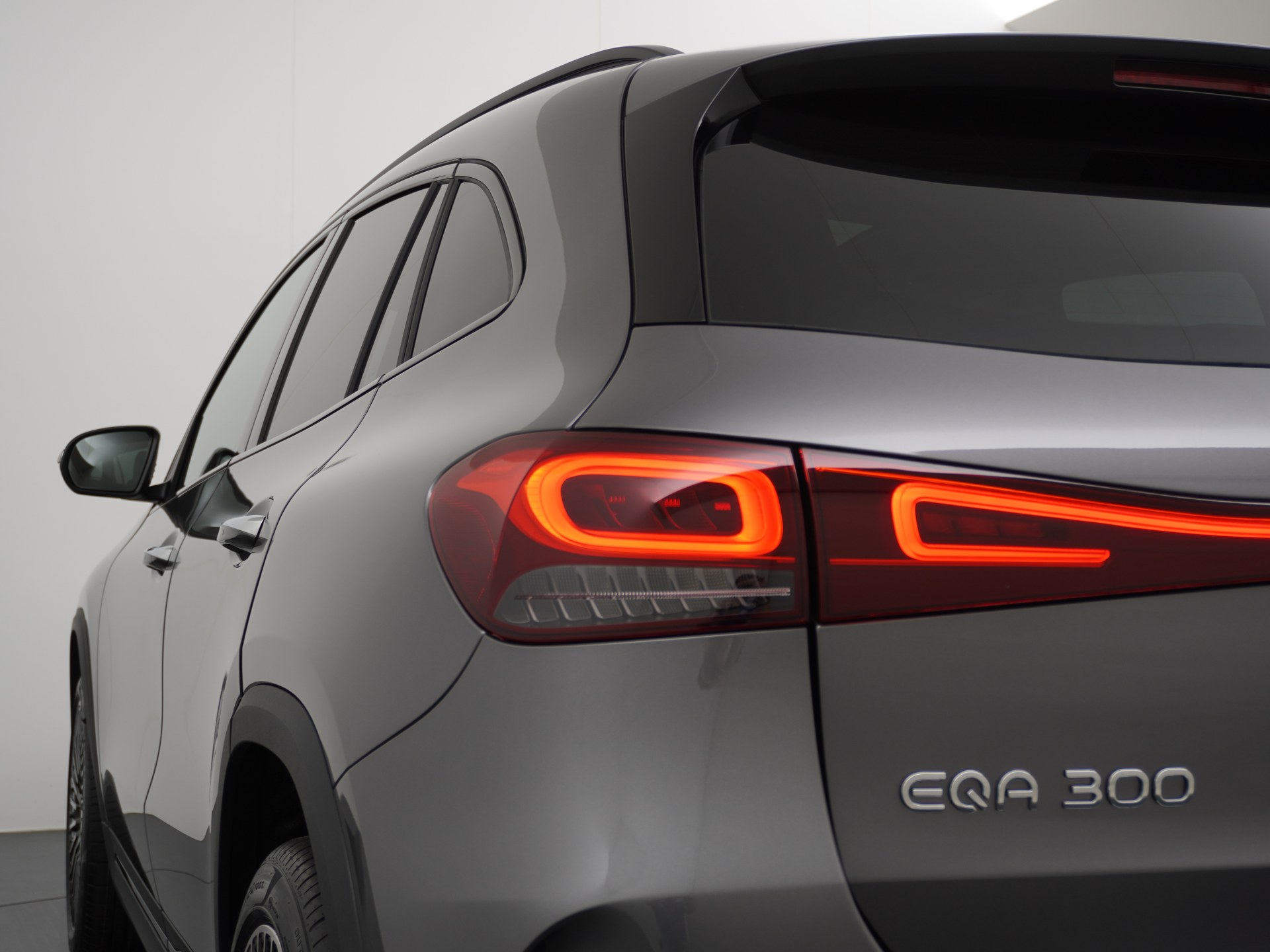 2023 Mercedes-Benz EQA 300 4MATIC AMG Line