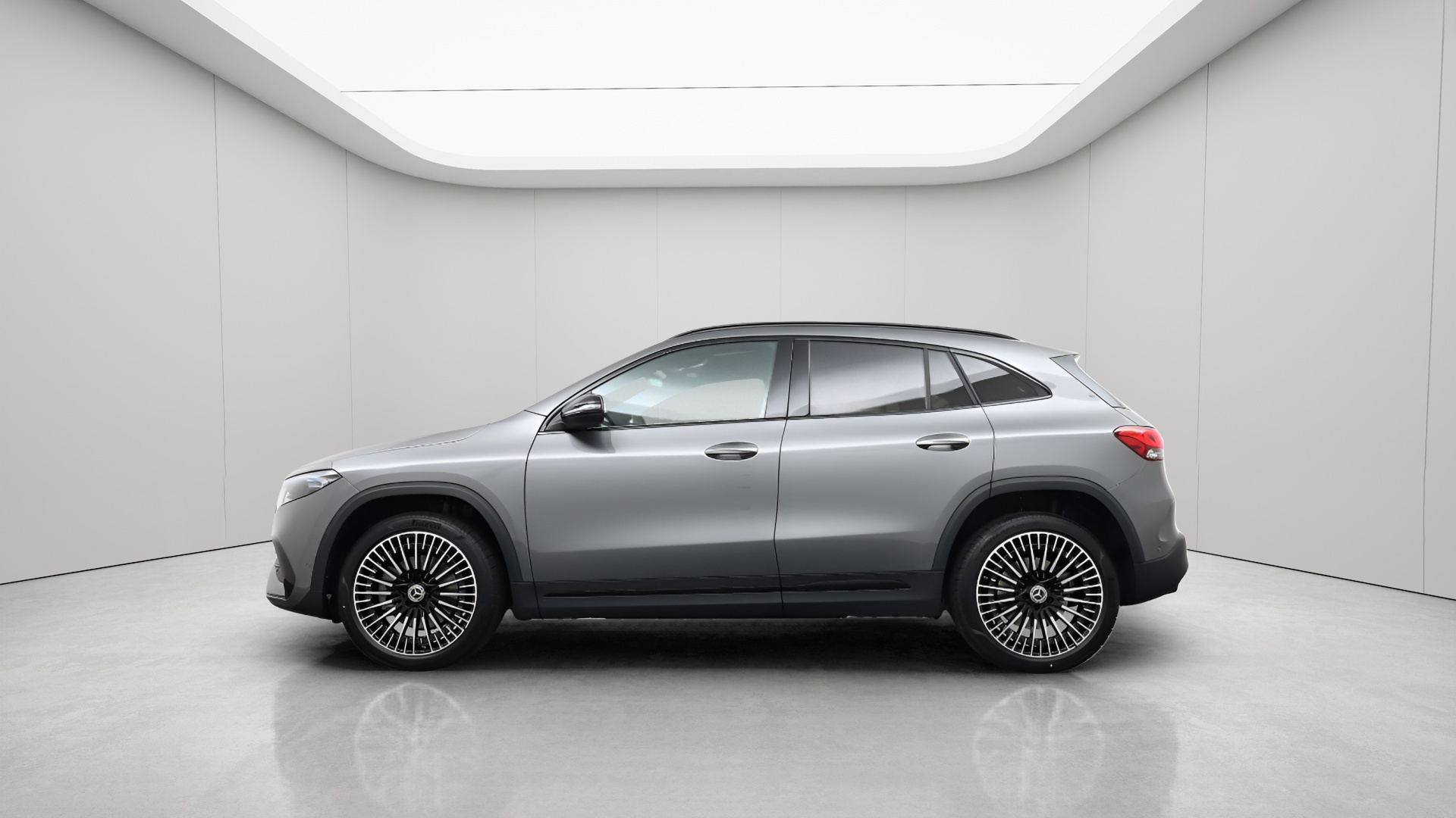 2023 Mercedes-Benz EQA 300 4MATIC AMG Line