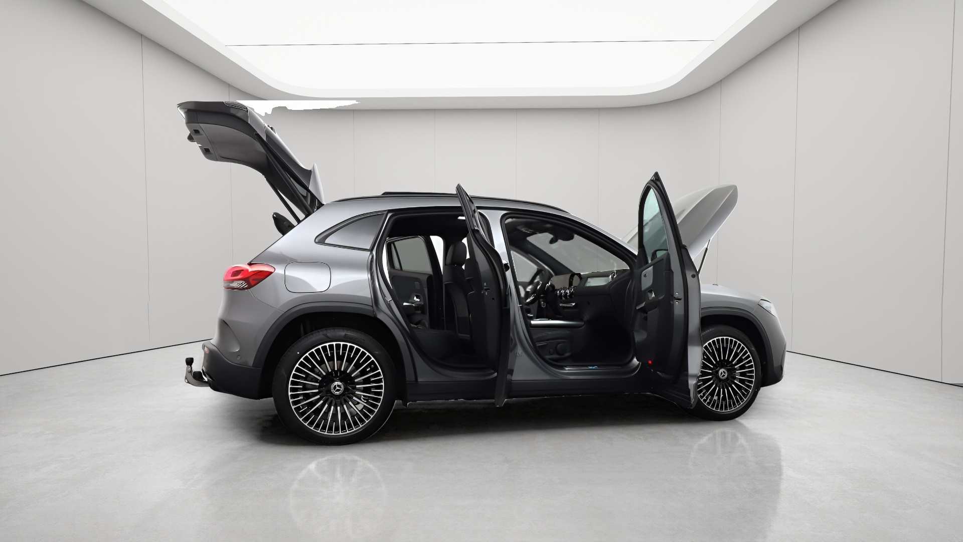 2023 Mercedes-Benz EQA 300 4MATIC AMG Line