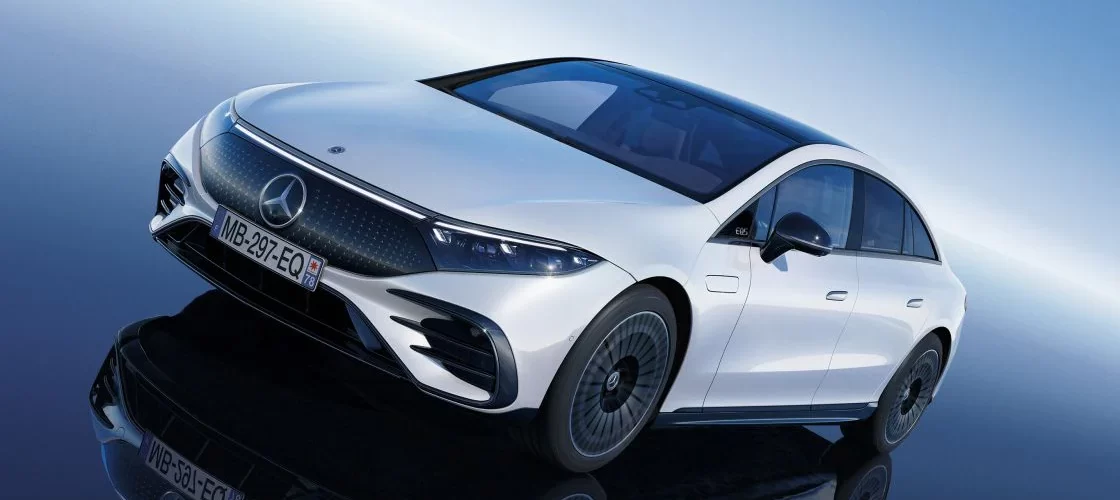 Entrez dans une nouvelle ère avec l’EQS, la berline luxe 100% électrique par Mercedes-Benz.